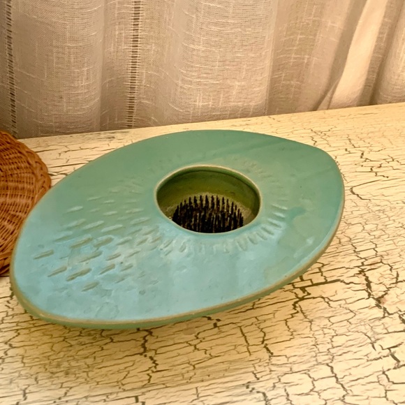 Vintage ikebana vase Celadon green glaze signed MCM Minimalist Decor - Picture 9 of 13